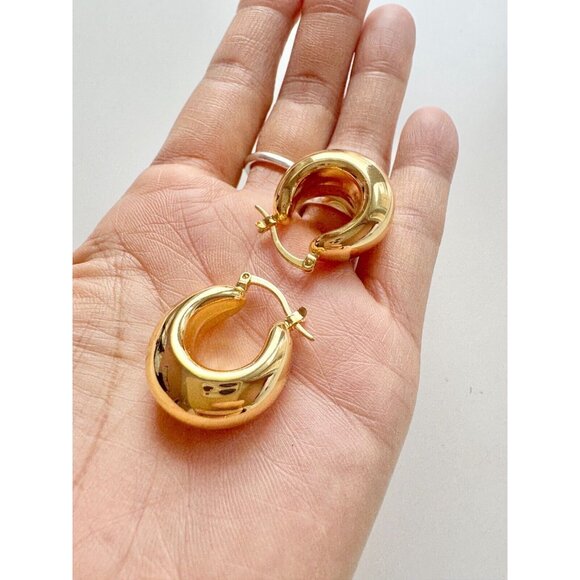 New 14K Gold Plated Sterling Silver Chunky Gold Huggie Hoop Earrings - Picture 4 of 5